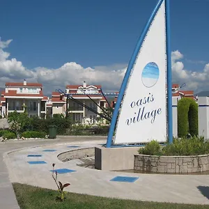 Otel Oasis Residences, Yanıklar